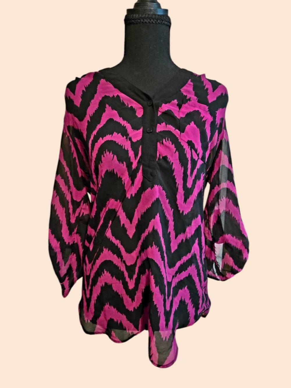 New Directions Black & Fuchsia Zigzag Button-Front Tunic